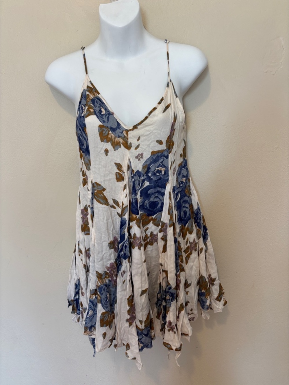Cream Floral Spaghetti-Strap Camisole with Blue Rose Print